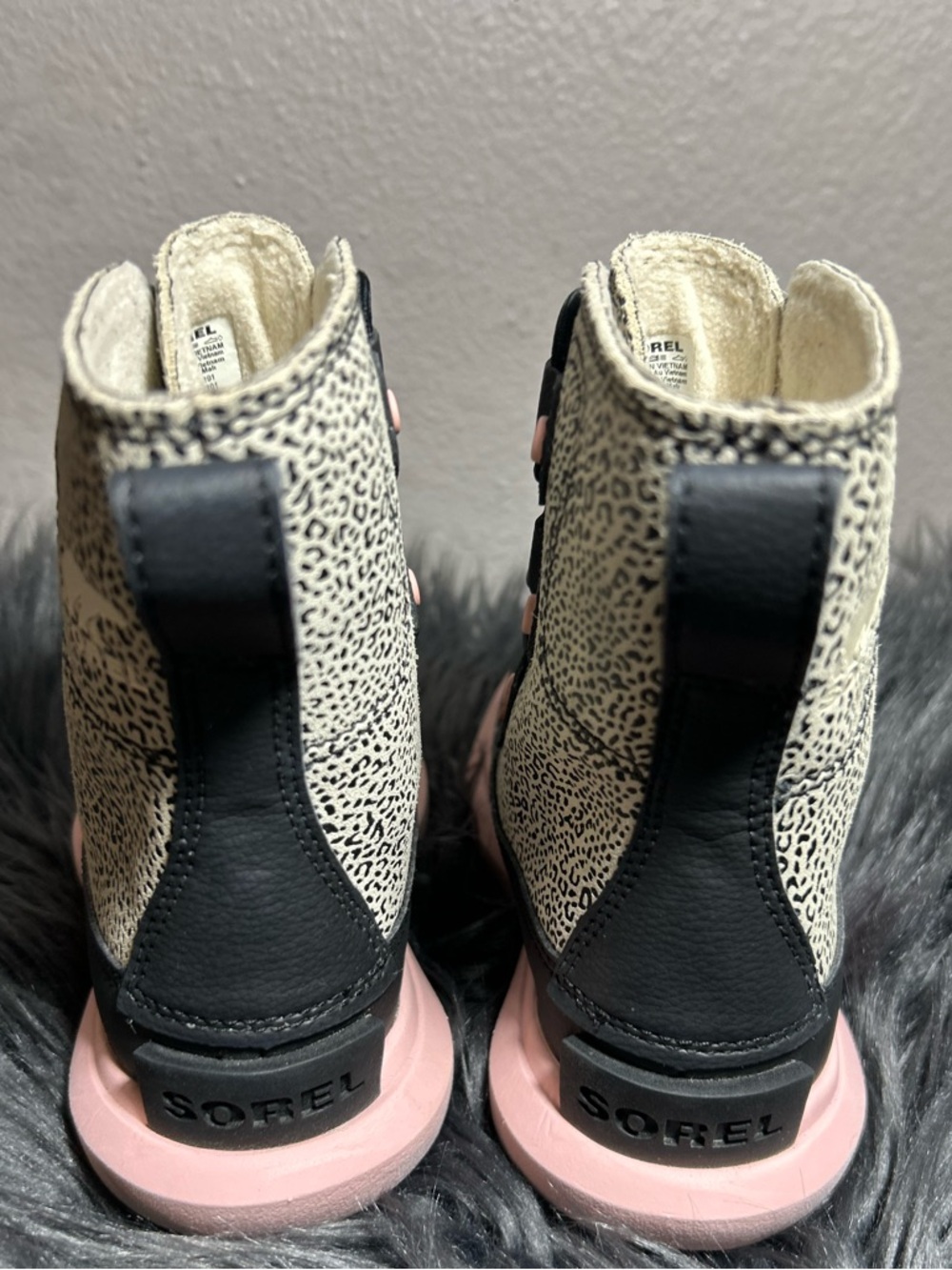 Sorel Kid's Girl Explorer Lace Waterproof Boots Chalk/Black Pink and Black Sz8 - Picture 6 of 8